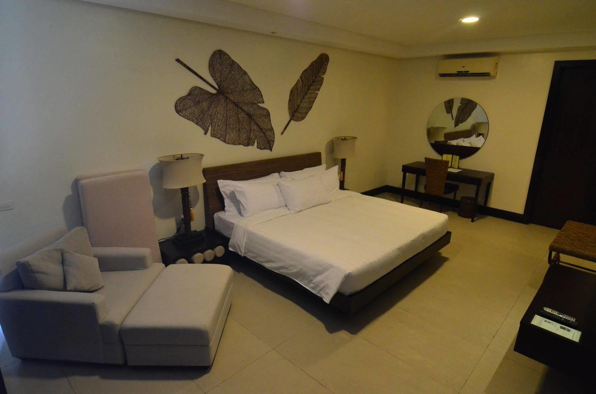 Kamana Sanctuary Resort & Spa Olongapo City Exteriör bild