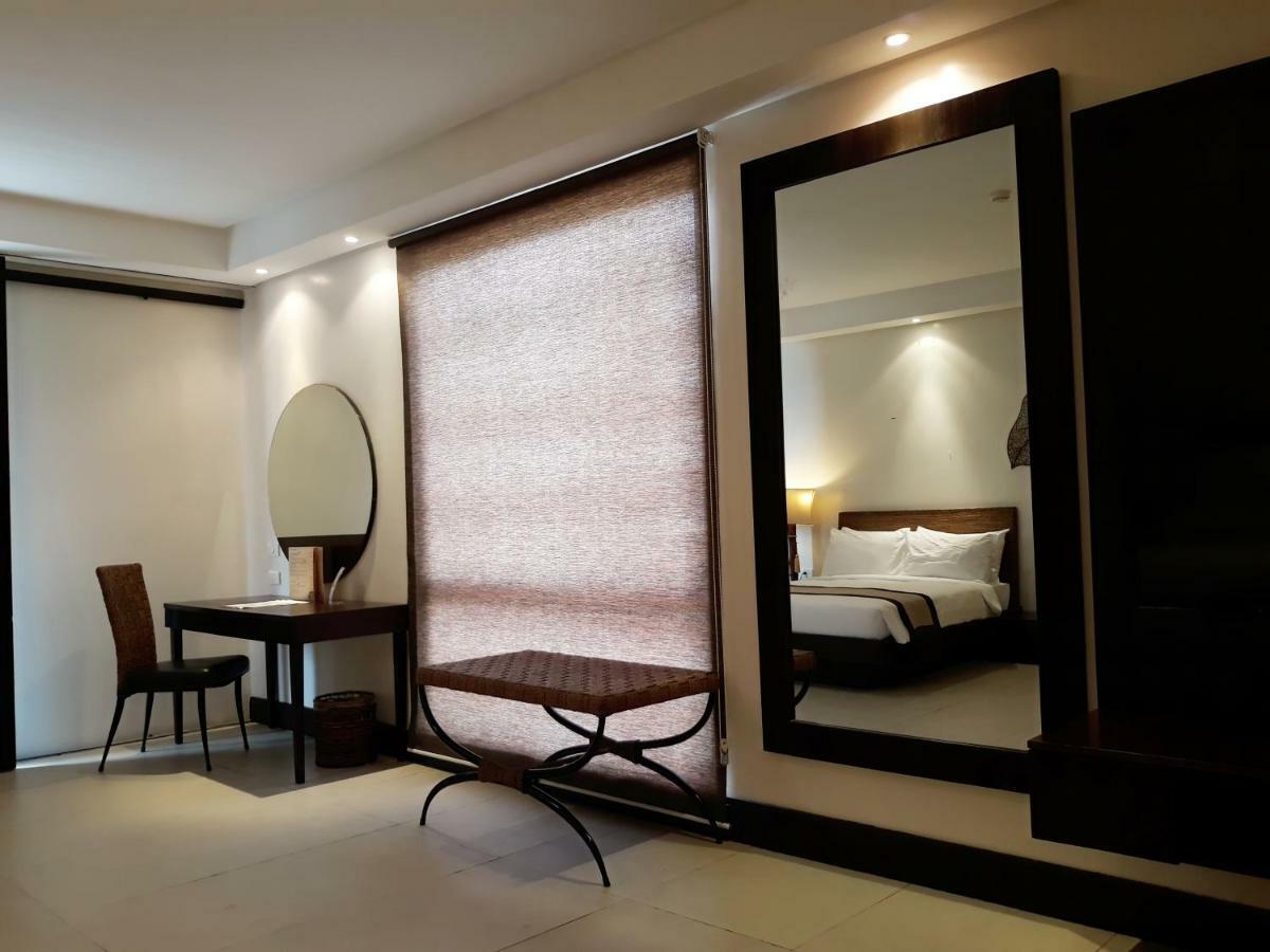 Kamana Sanctuary Resort & Spa Olongapo City Exteriör bild